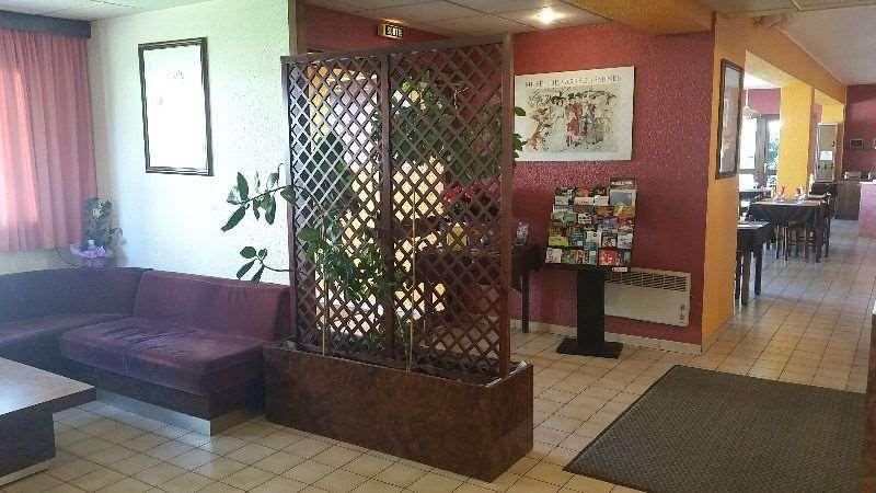 Brit Hotel Саргемин Номер фото